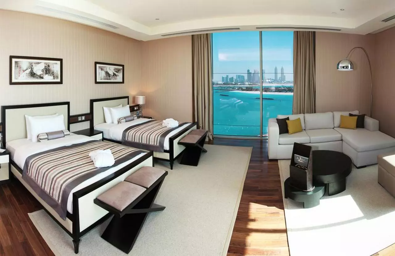 RIXOSTHEPALM_SHABAVIZ (14).jpg